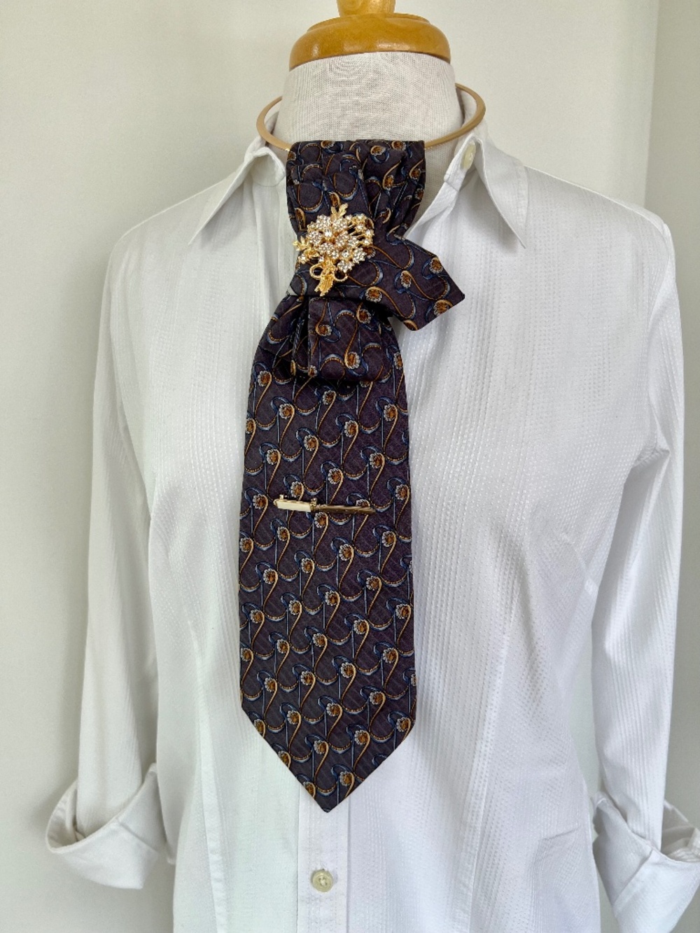 A17🇨🇦_Valentino Purple Tali' Tie